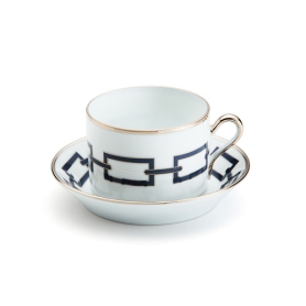 6 tea pot and saucers