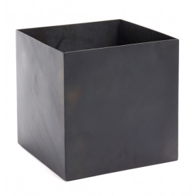 portapiante in ferro Cubo