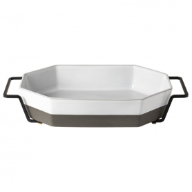 oven dish with metal holder