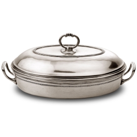 Pyrex casserole dish with lid