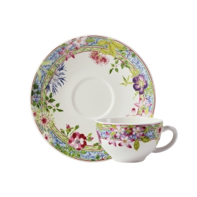 6 teacups with saucers