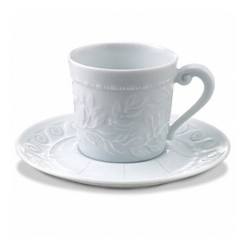2 coffee cups with saucers